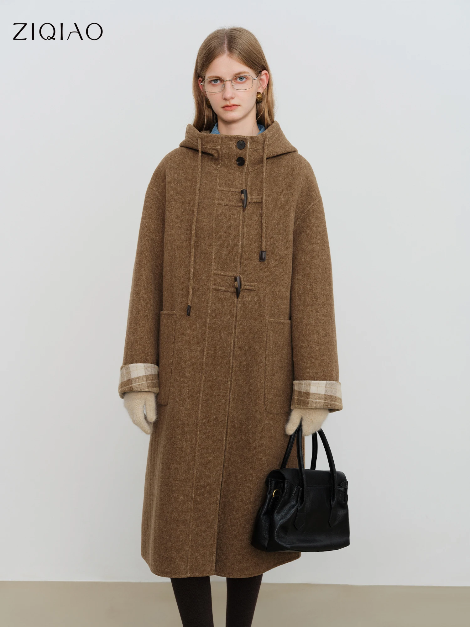 ZIQIAO 2025 Winter Women's Petite British Style Horn Button Wool Blend Coat Vintage Long Coat Warm Double Breasted Outerwear