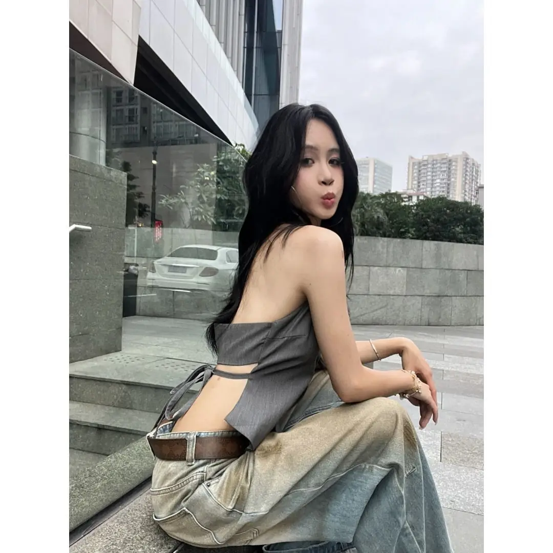 

Gray suit neck vest female summer hottie sexy backless v-neck inside with high-end temperament top outside