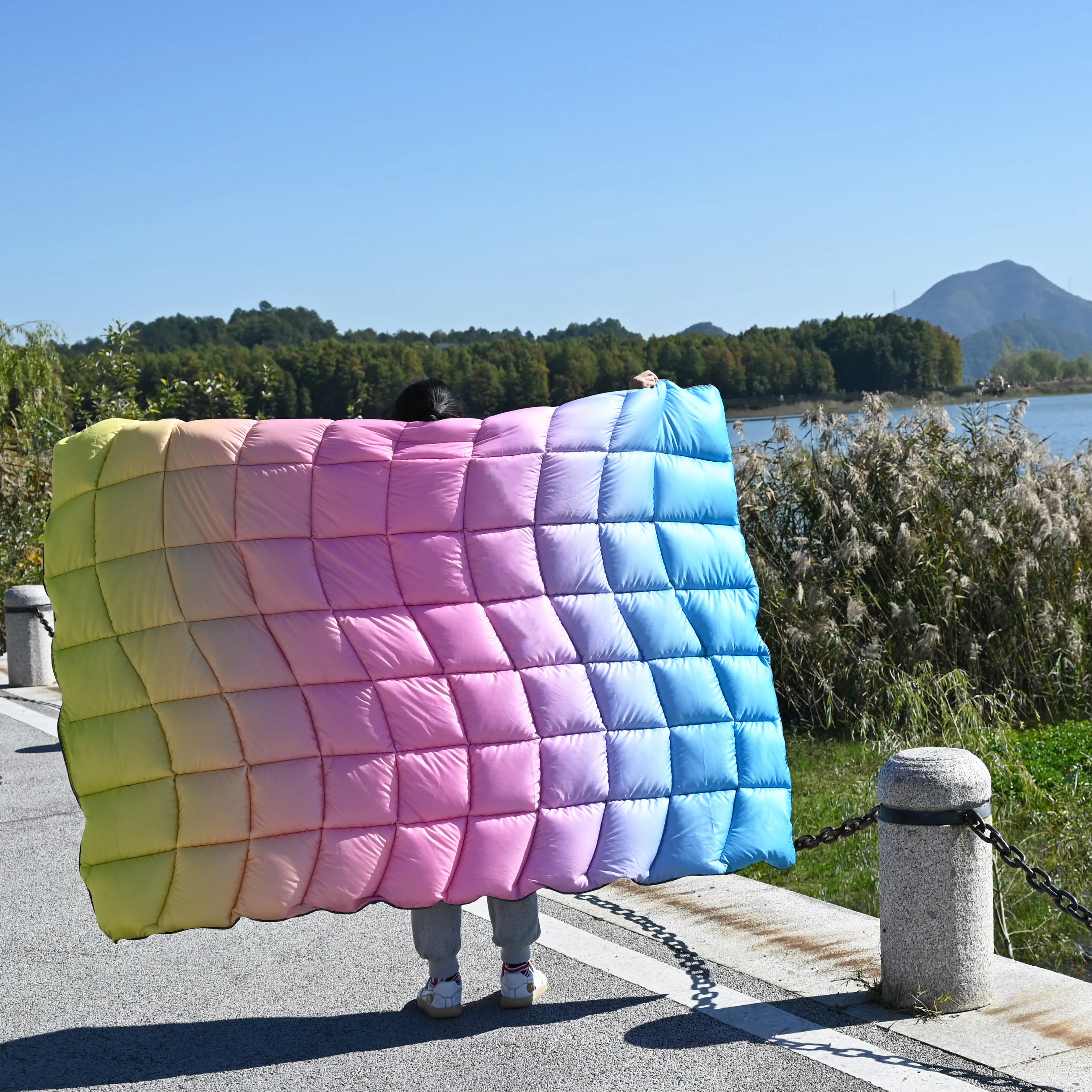 

Waterproof Camping Blanket, Wearable Puffy Blanket Down Alternative Blanket Packable, Lightweight, Wind Resistant for Outdoors