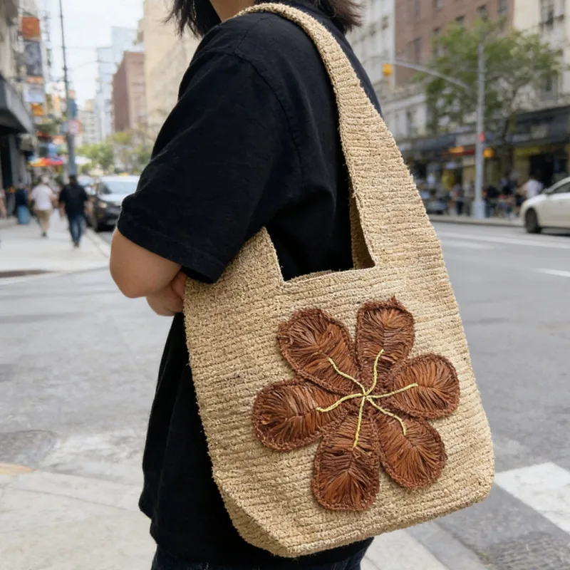 2026 Fashion Designer Handwoven Large Raffia Mixed Color Stripe Tote Bag Luxury Natural Straw Beach Bag Summer Beach Handbag