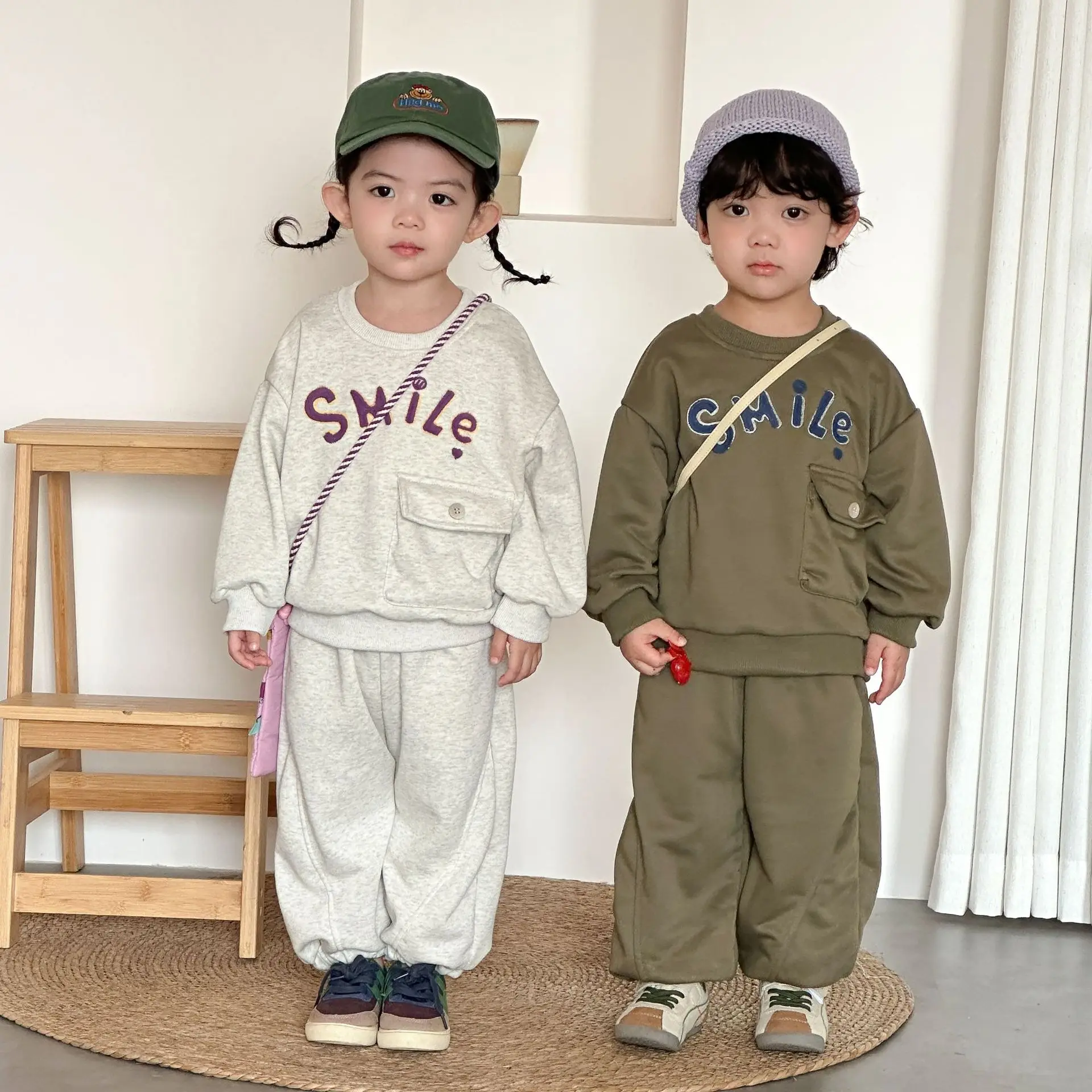 

2026 весенний новый детский комплект одежды с длинными рукавами, свитшот с надписью для мальчиков и девочек + штаны, костюм из 2 предметов, хлопковая детская повседневная одежда