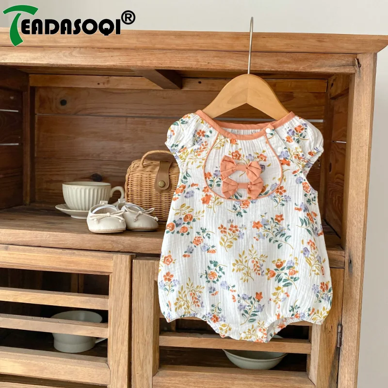 

2024 Summer Bodysuits 유아복 Newborn Baby Girls Sleeveless Bow Floral Double Wrinkled Cotton Outwear Infant Kids Clothing