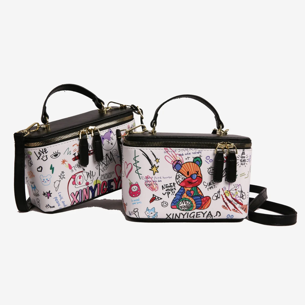 

Cute Bear Doodle Cosmetic Bag - 2025 Korean Style Large Capacity Makeup Pouch, Trendy Toiletry Bag for Women