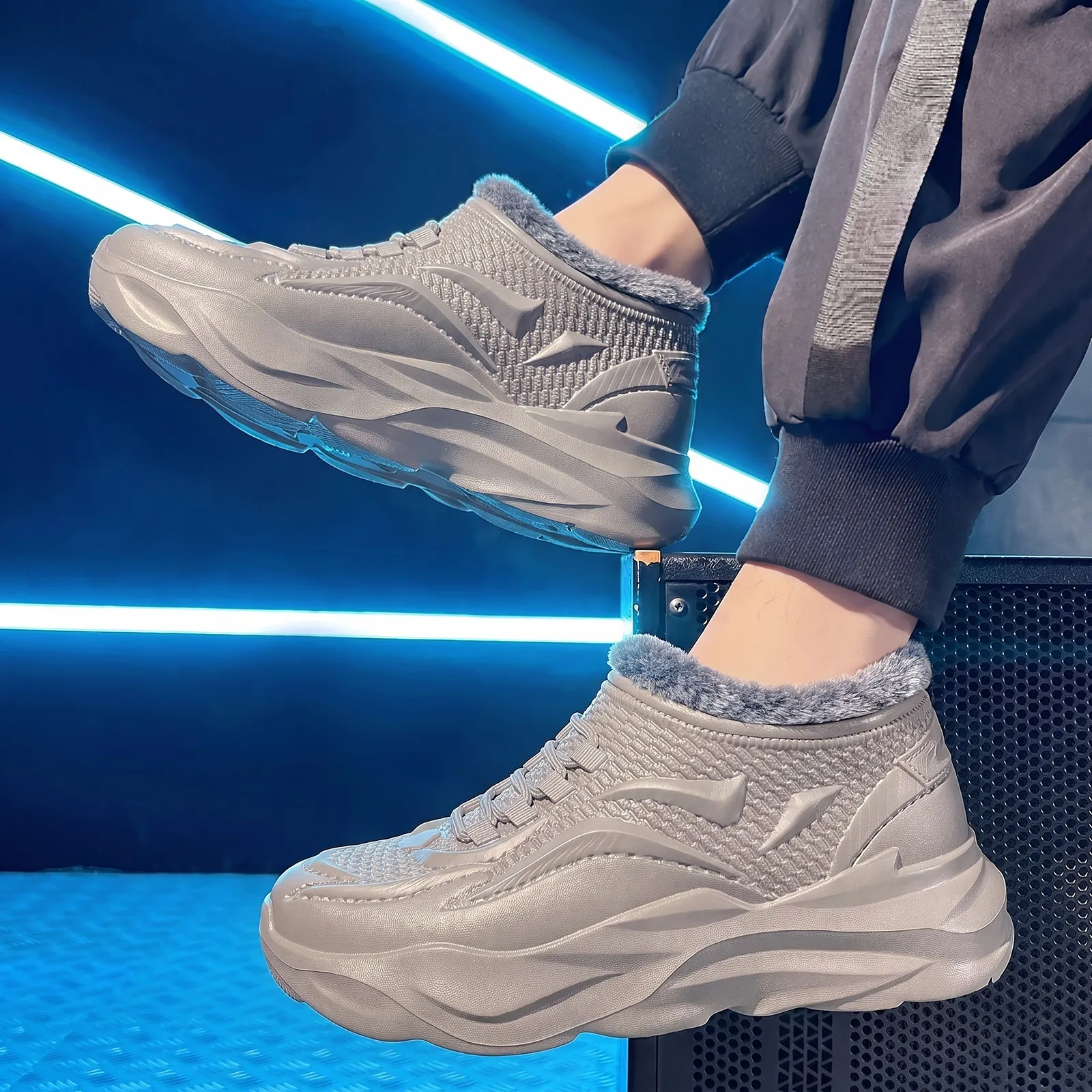 Cotton Shoes 2026 New Winter Men's Shoes with Thick Velvet and Warm Cotton Boots, Comfortable and Cold Resistant Snow Boots