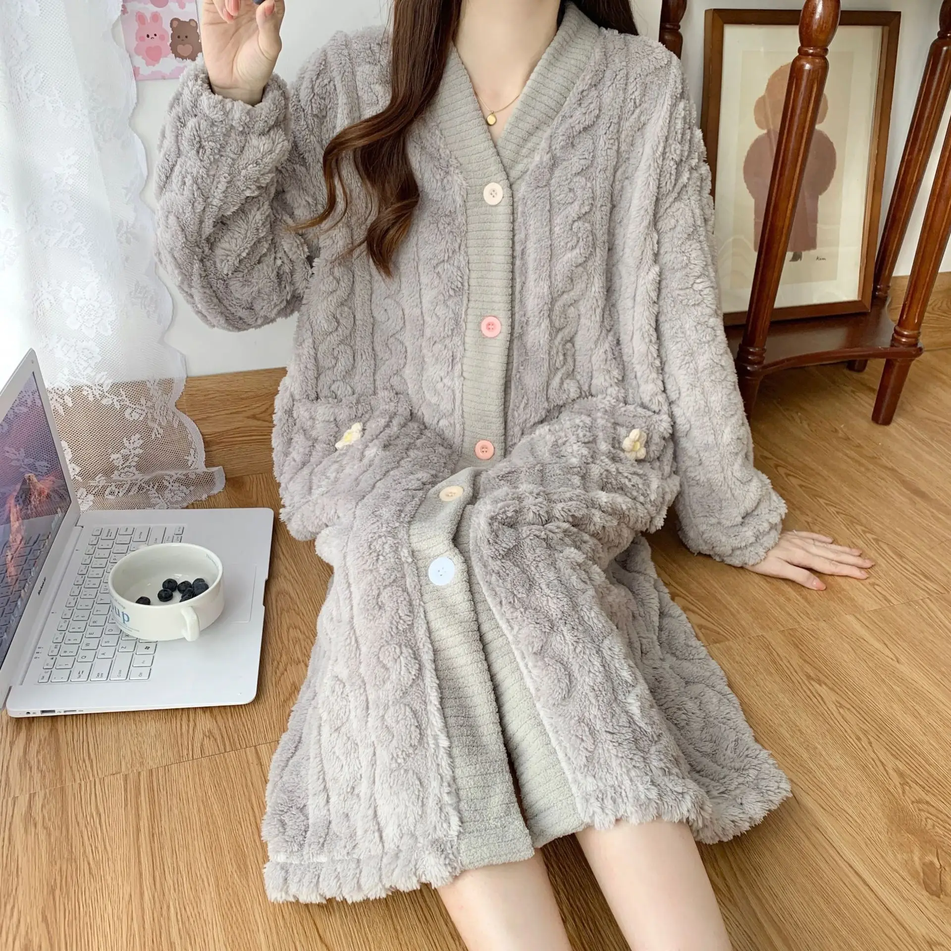 Thickened Warm Pregnant Women\'s Clothing Winter Coral Velvet Robe Padded Medium-Length Ladies Flannel Homewear Bathrobe Nursing