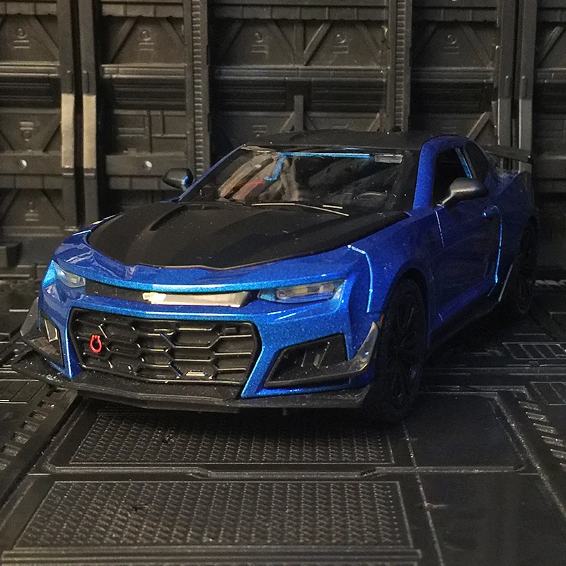 1:24 Chevrolet Camaro Bumblebee aleación supercoche modelo puertas y capó del motor, el maletero se puede abrir detalles ricos, mano de obra fina