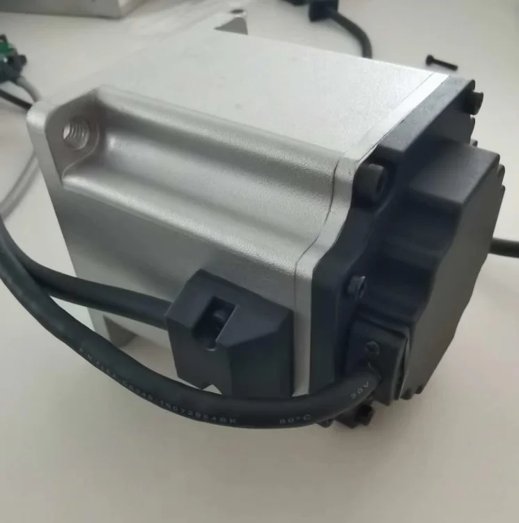 2024 Sihong Factory KA05 750W controlador de servomotor de CA trifásico con codificador incremental de 80mm 2500 líneas 220V 3000rpm 2,39nm