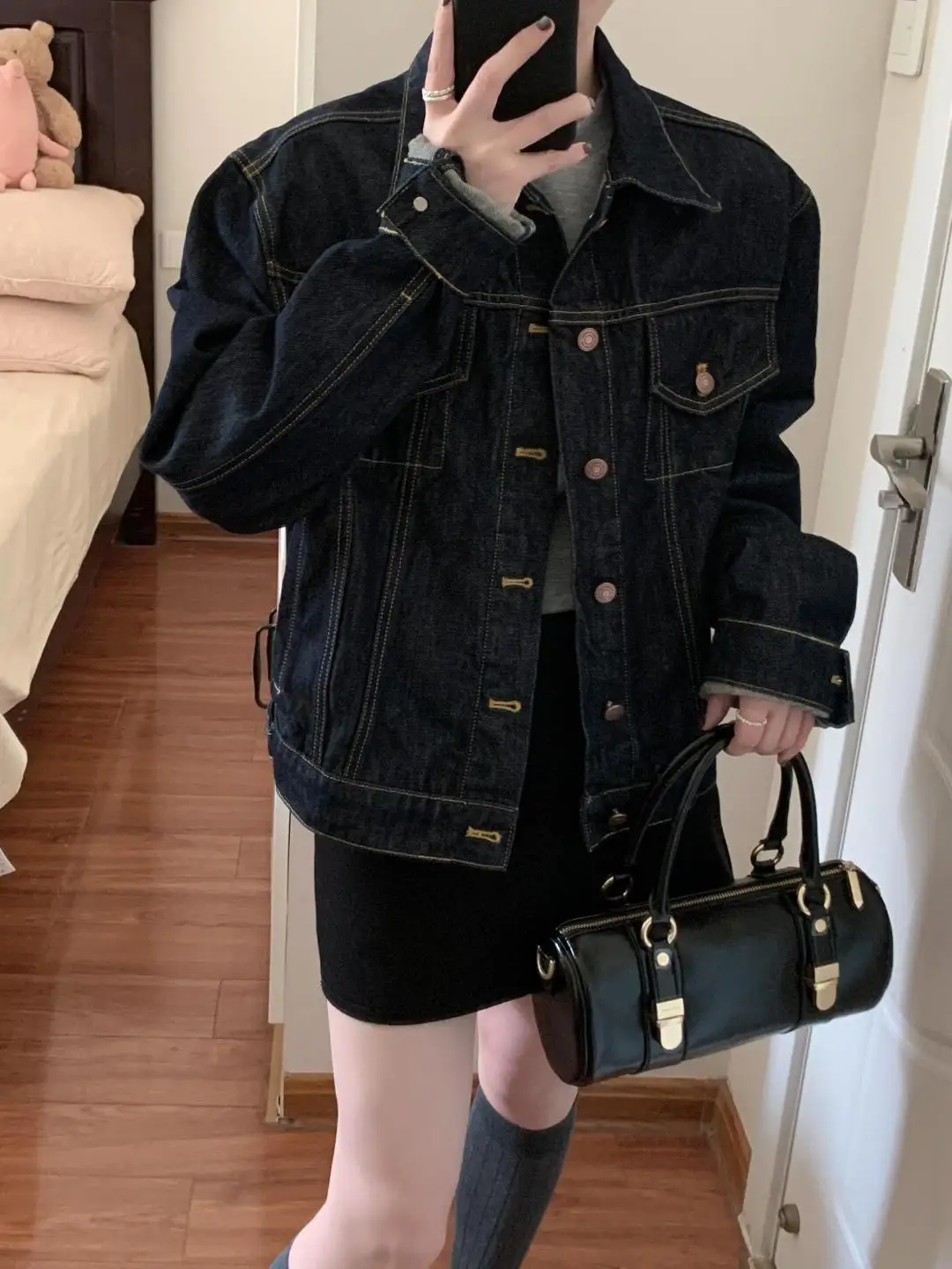 

Retro Hong Kong Style Chic Blue Denim Short Jacket Women's Spring 2025 New Small Design Sense Turn Collar Top Ladies Coat