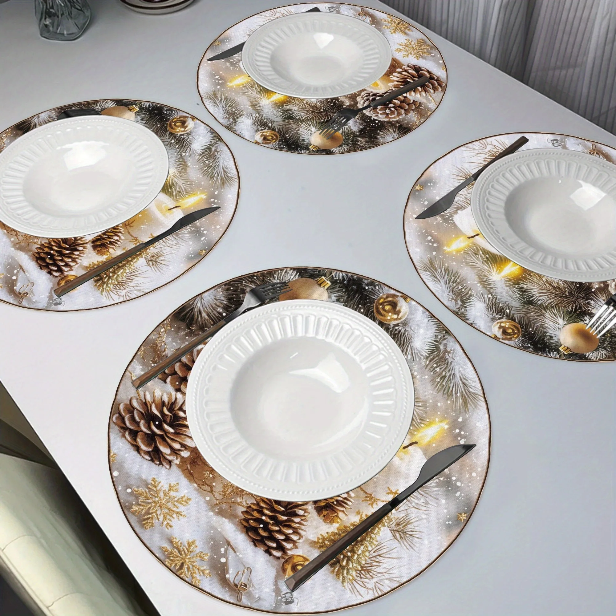 2/4/6/8Pcs Gold Christmas Candle Pattern Round Placemats Merry Christmas Decorative Table Mats Non-Slip Fabric Table Mats Dry Cleanable Suitable for Holiday Decorations for Dining and Parties