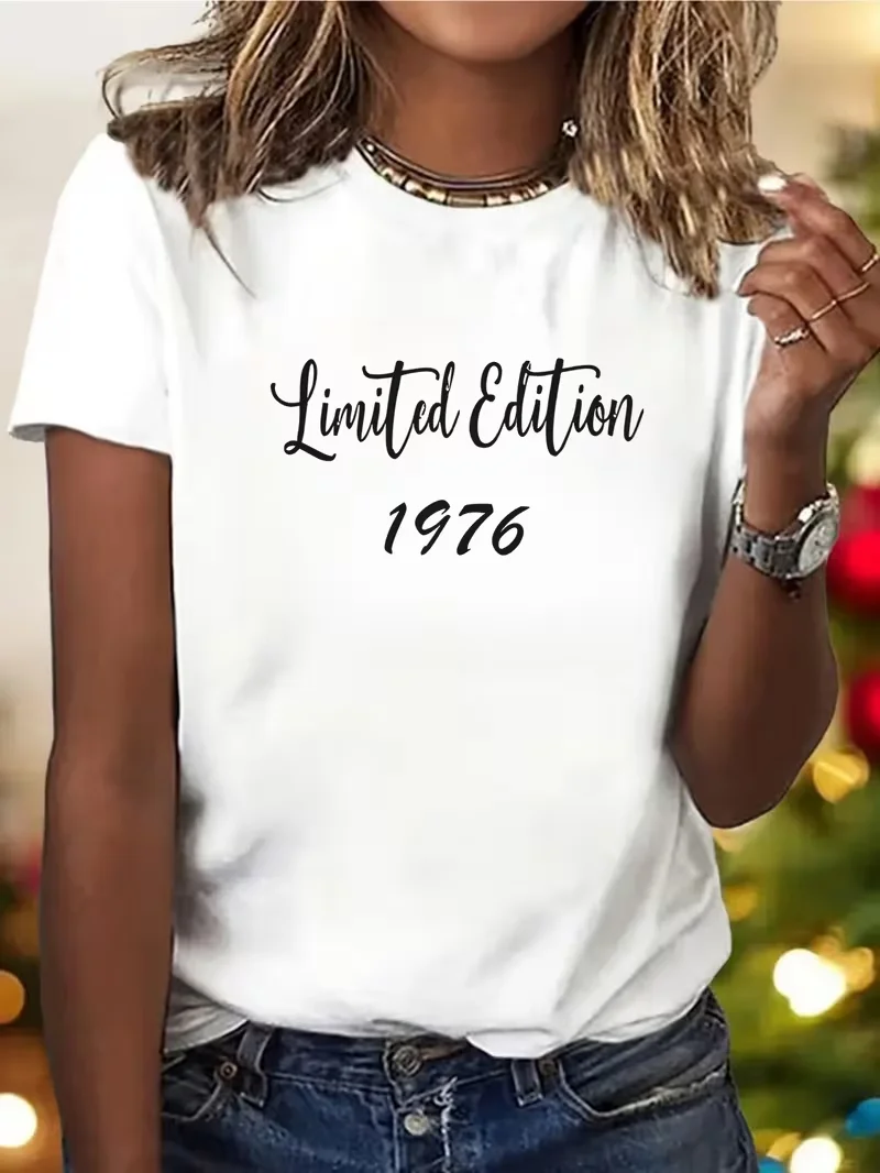 A 2027-2026 Limited Edition Women'S Short-Sleeve Top with a 1976 Pattern, Perfect As a Birthday Gift