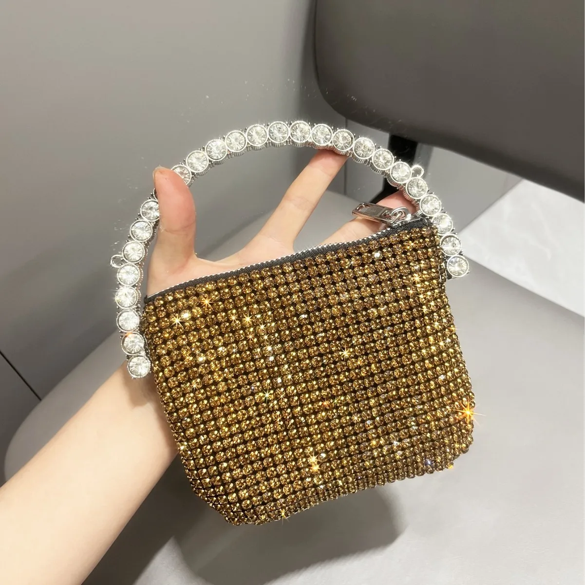 

Luxury Diamonds Small Evening Clutch Bag Women Designer Chain Metal Ring Handle Shiny Crystal Square Purse Bridal Wedding Party