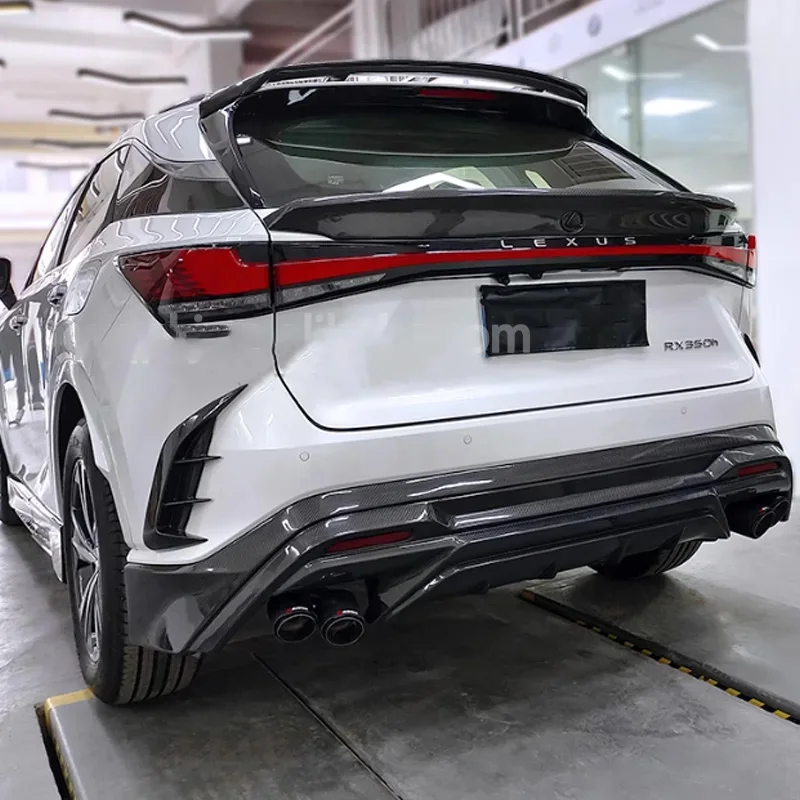 La versione TRD  Lexus RX350h/RX500h 2023