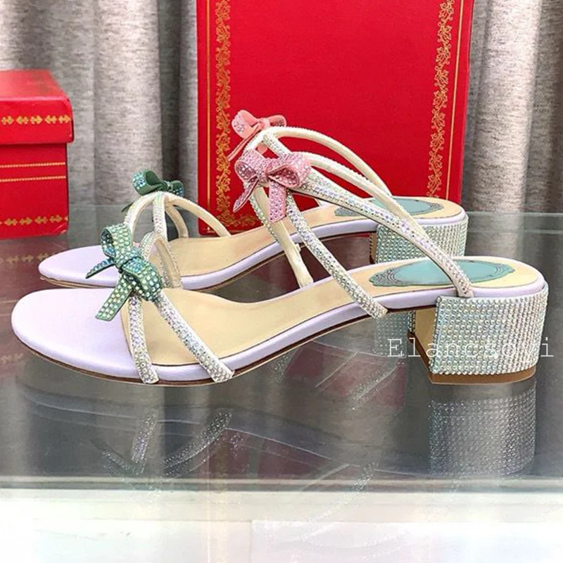 Zapatillas de verano con lazo de cristal ostentoso para mujer, sandalias de tacón grueso con banda estrecha y diamantes de imitación, zapatos de hadas versátiles para mujer