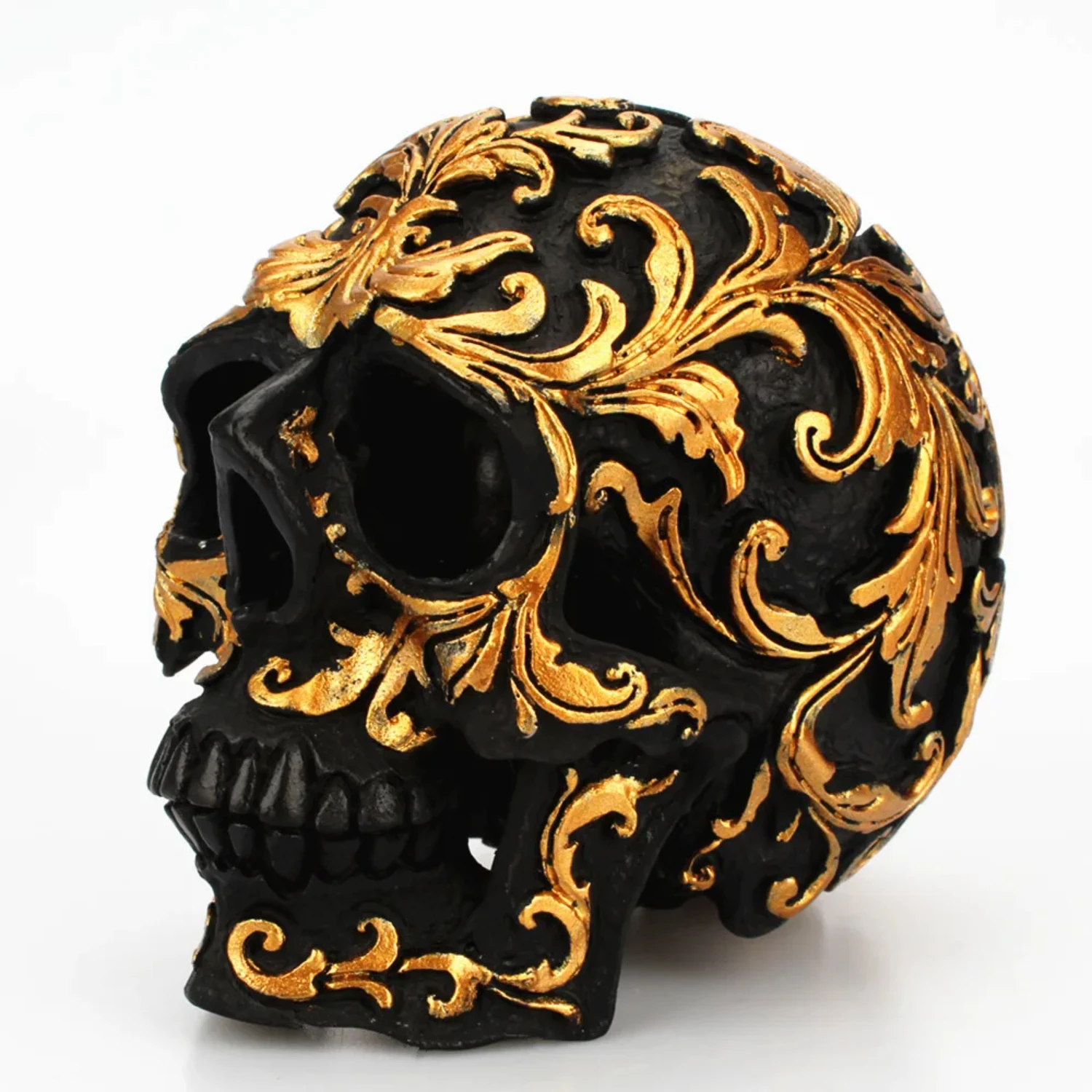 

Resin Craft Black Skull Golden Carving Halloween Party Decoration Skull Sculpture Ornaments Decoration Accessories