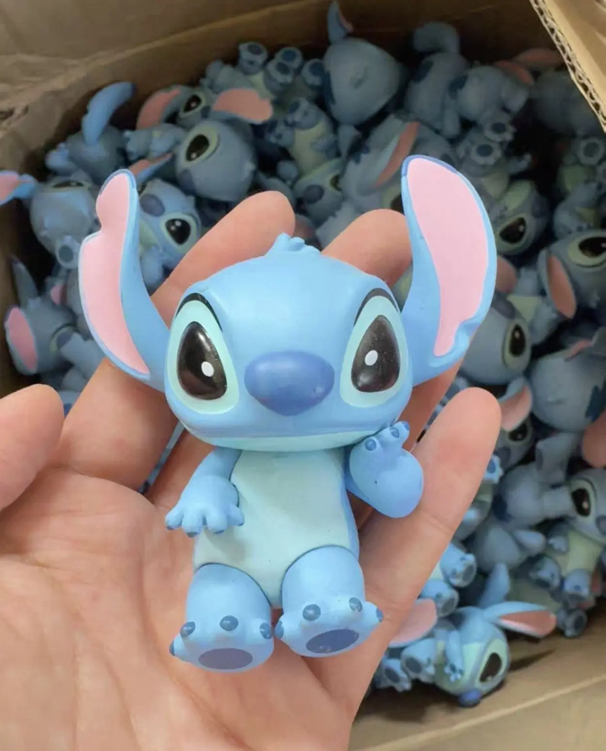 Kawaii Stitch Anime Cartoon Blind Box Figure - Action Model Doll For Friends Room Car Cake Decor Regalo di compleanno alla moda per ragazze