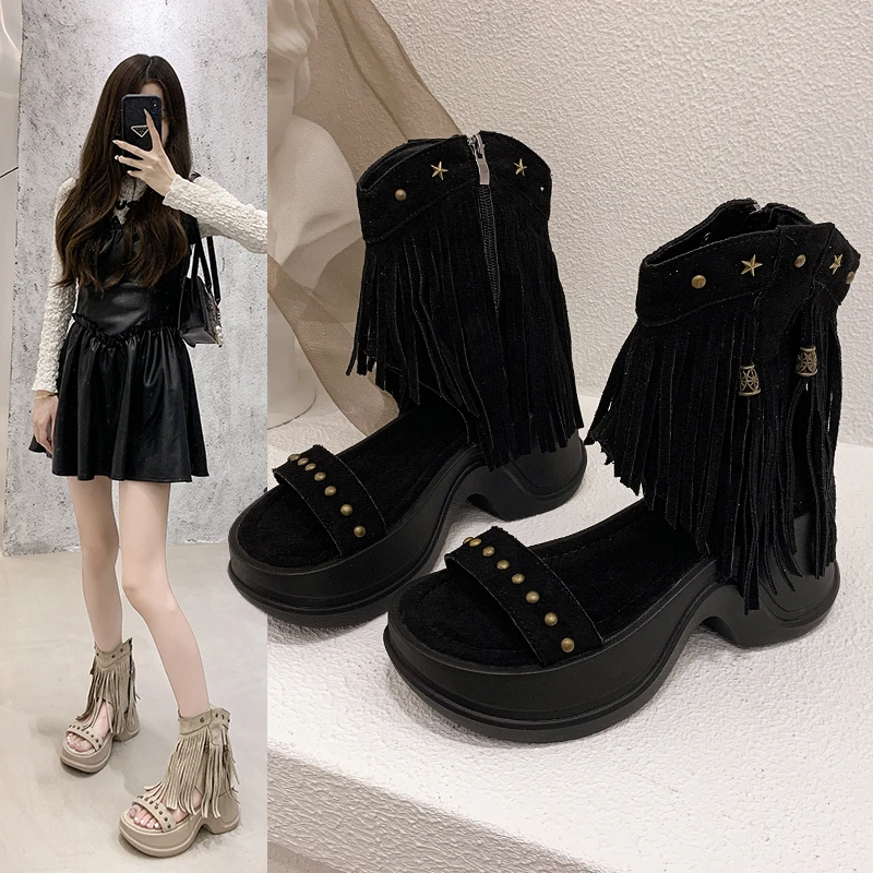 Женские сандалии увеличения 35–40, новые ярды, водонепроницаемые сандалии на платформе с круглым носком и открытым носком, ботинки высотой 8 см, модная обувь с кисточками и заклепками