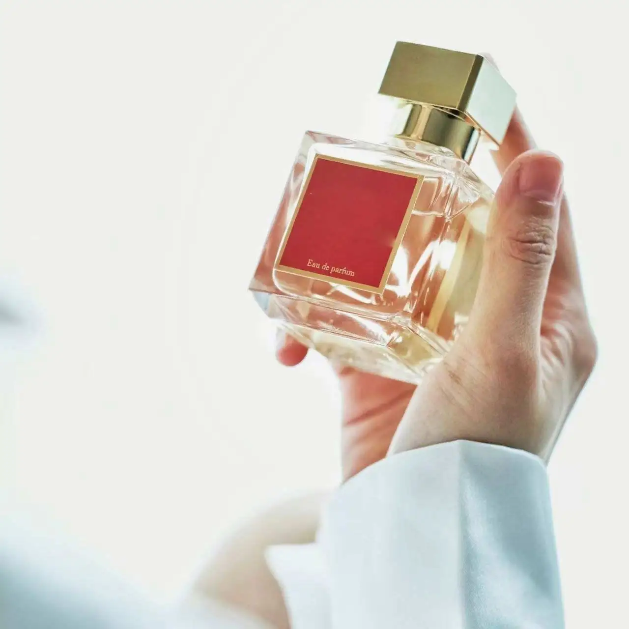 MF'K540 عطر محايد مع ملاحظات زهور خشبية، بينما يحيط برودة الأرز بالحلاوة #2