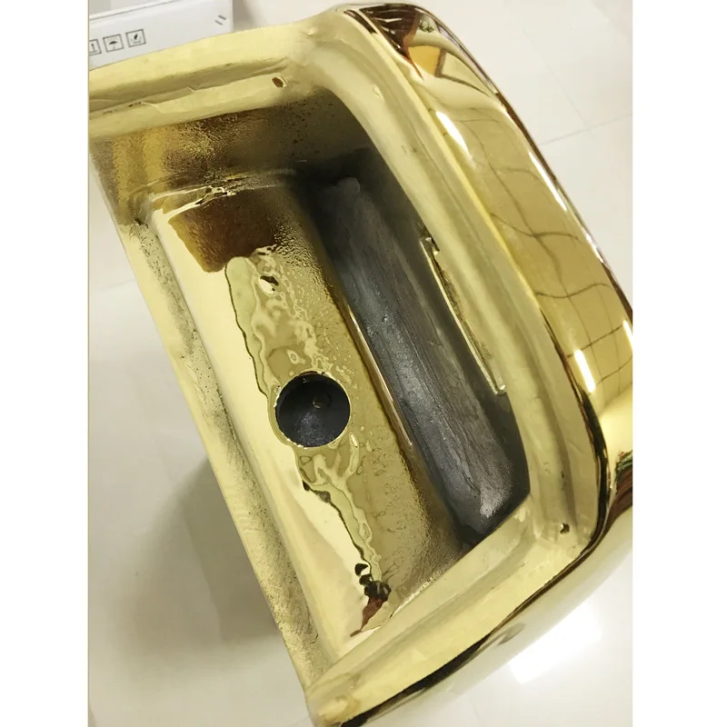 مبولة أرضية ذهبية محلية طاغية، مبولة ذهبية بالكامل مع مبولة مثبتة على الحائط