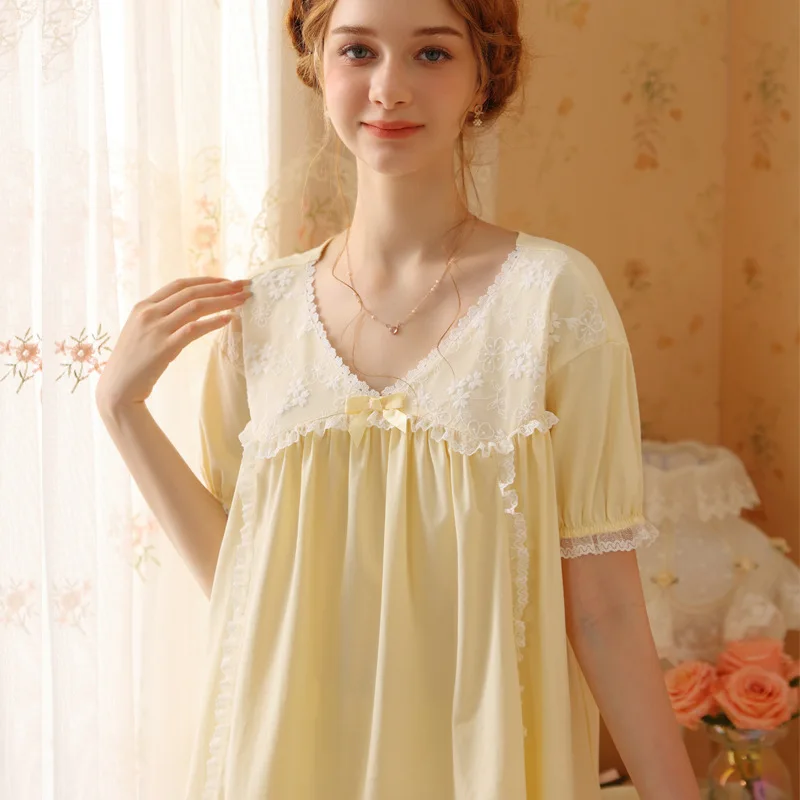 White Lace Bow 2-Piece Women's Pajama Set Luxury Nightwear Sleep Suit Classical Homewear Nightgown for Comfortable Sleep
