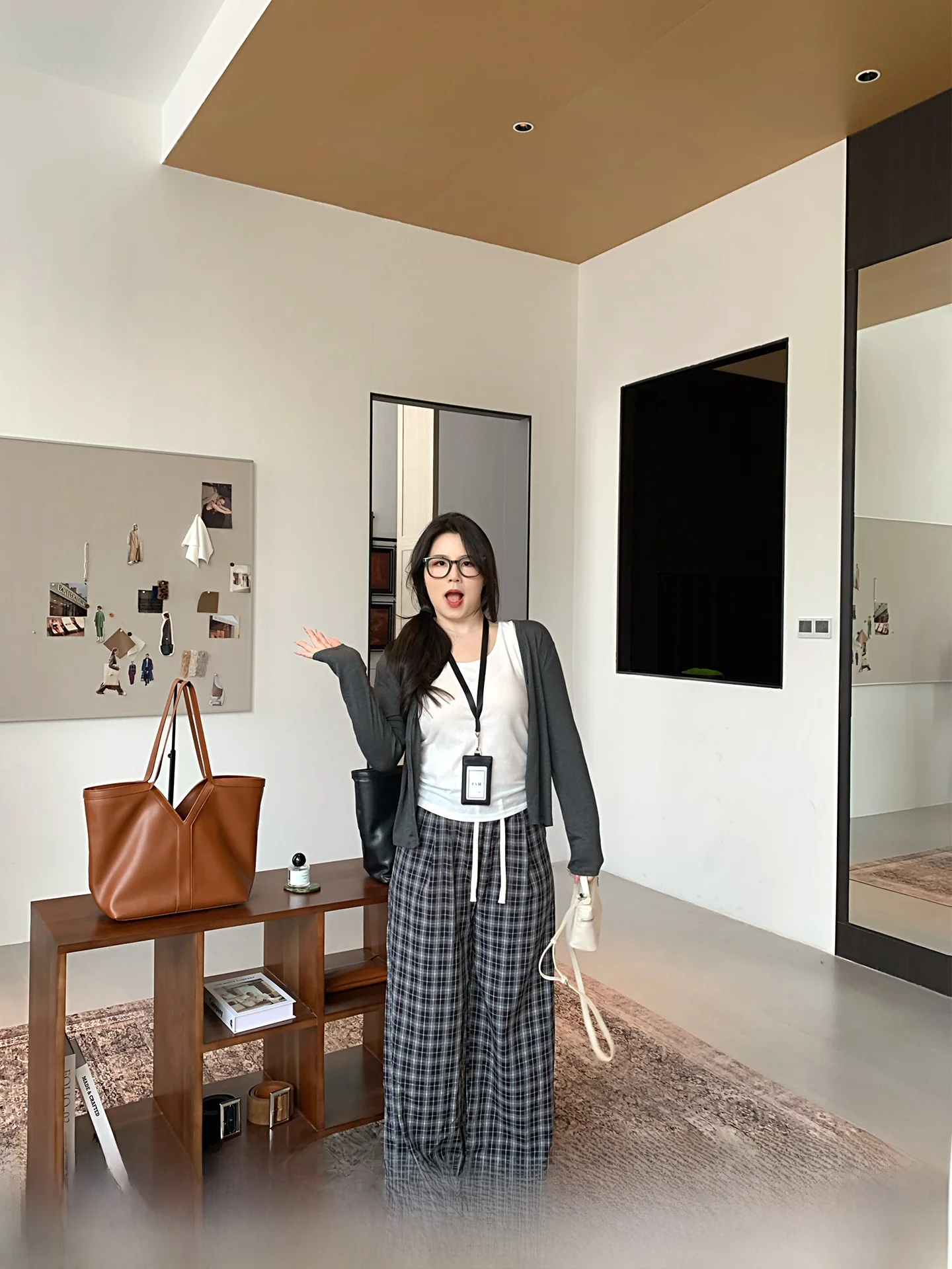 

Брюки с высокой талией в клетку, широкие, с поясом, повседневные, больших размеров, модные, в корейском стиле, для офиса, осенние, новинка, длинные брюки