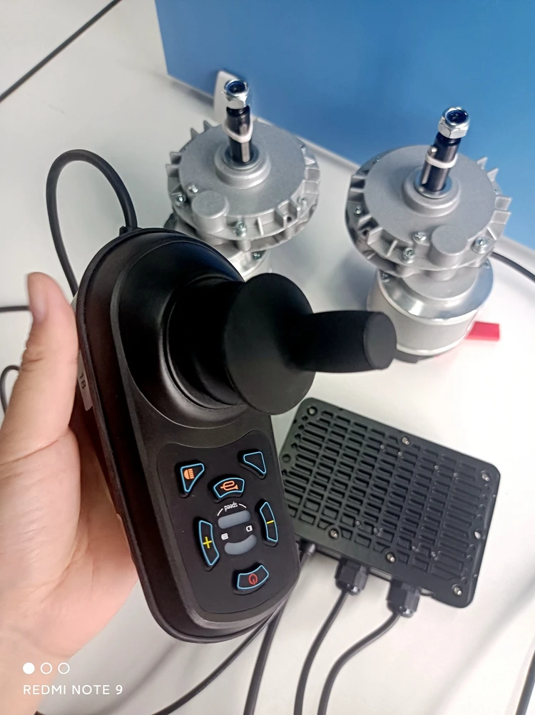 Gemotoriseerde Rolstoelmotor En Rem 100 Rpm 120 Rpm 12 V 24 V 200 W Elektrische Rolstoel Borstelloze Motor