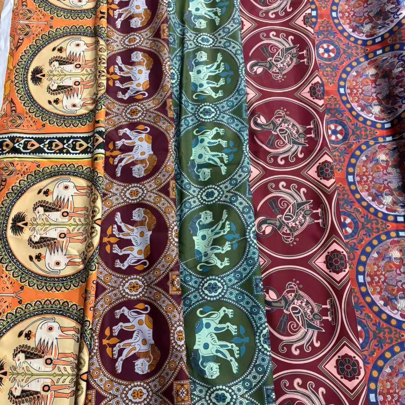 

Ткань с принтом в стиле династии Тан 7-8 веков, с узором в виде крылатых лошадей, в стиле Шелкового пути, воссозданная, непрозрачная, из полиэстера.