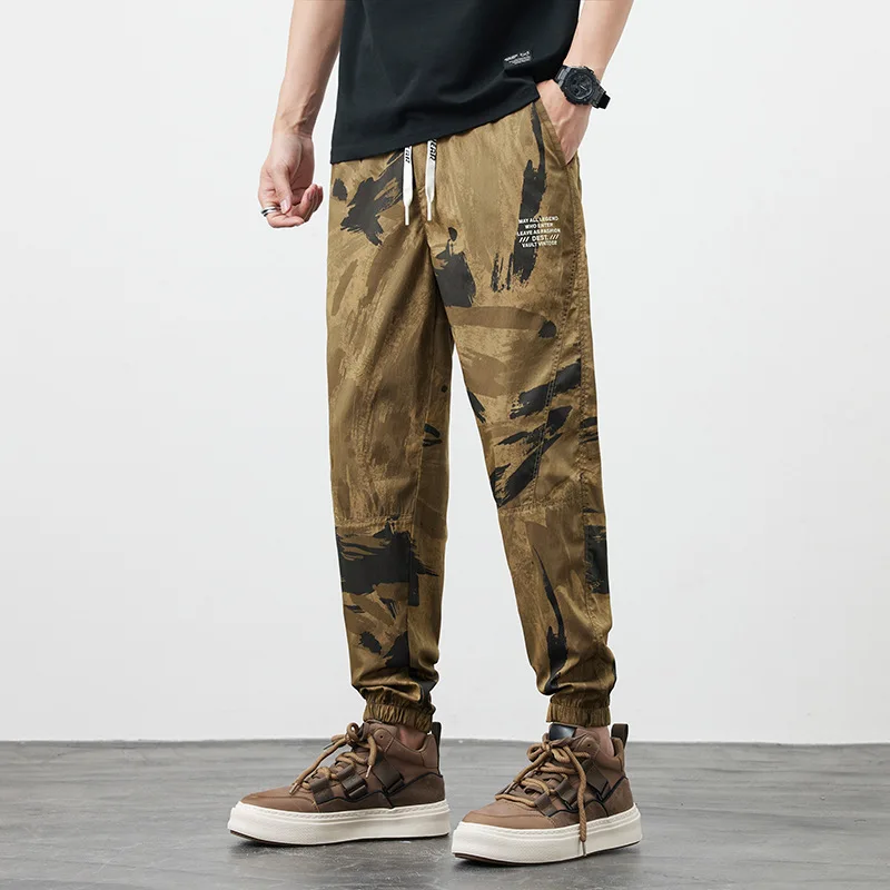 Calça de seda gelada camuflada masculina, fina, respirável, esportiva, justa, amarrada no tornozelo, secagem rápida, calça casual cortada, moda verão, 2024