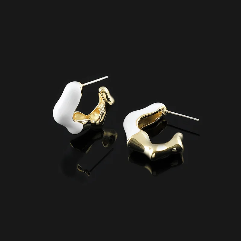 New Simple and Elegant Geometric Glazed Ear Rings with No Ear Holes Mosquito Incense Plate Ear Clips Wholesale for Women