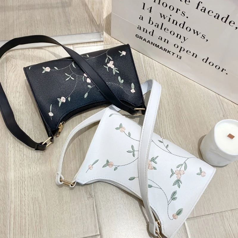 Fashion Embroidered Underarm Shoulder Bags, Versatile and Simple Leather Women's Dumpling Bag, Suitable for Commuting Banquets