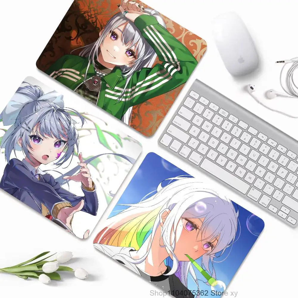 Anime Virtual Idol Higuchi Kaede Mousepad Small LockEdge Mouse Pad For Gamers Computer Desk Pad Rectangular Anti-slip Rubber
