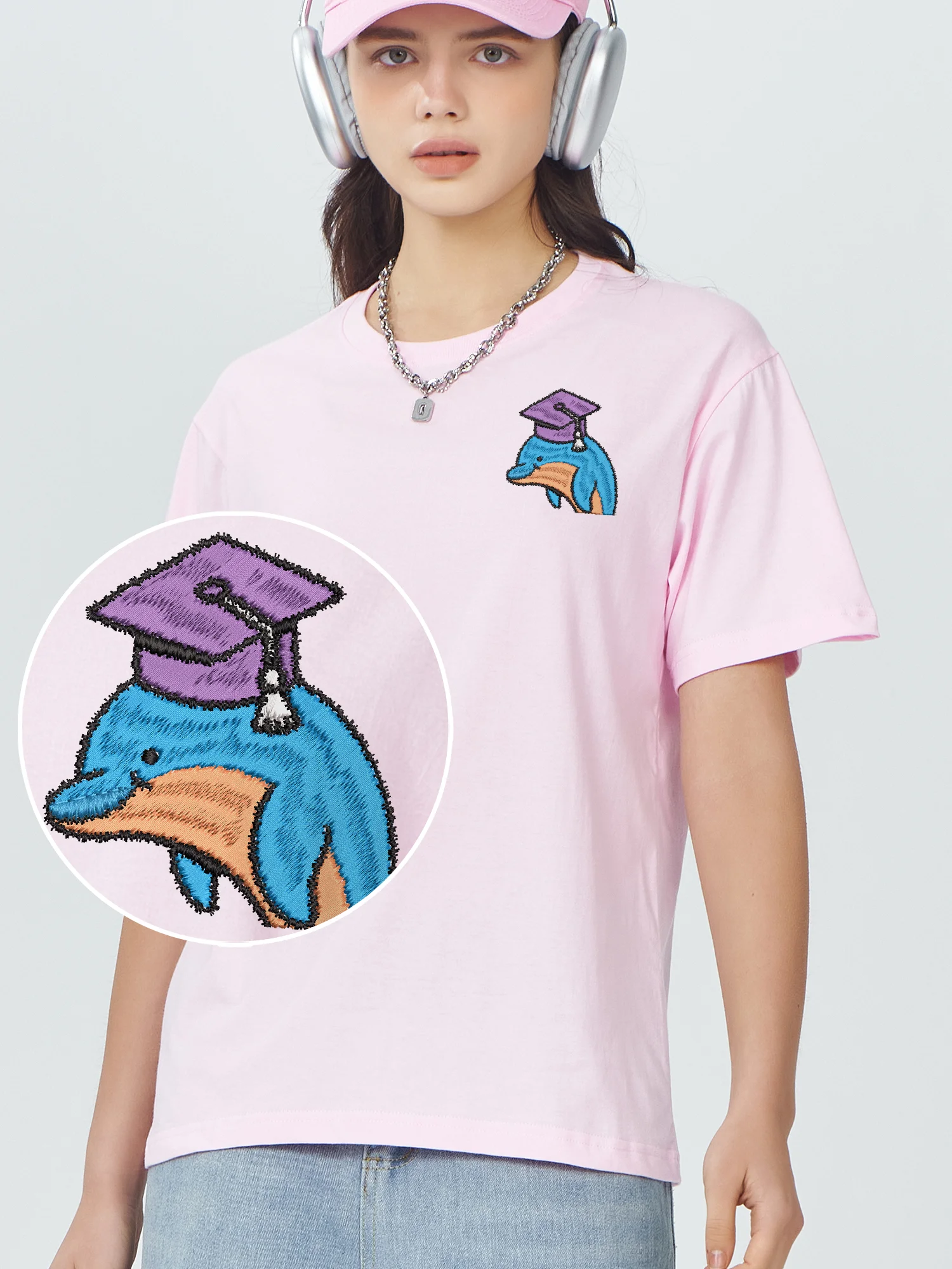 

Mens Graphic Embroidered T-Shirt Dolphin Wearing Graduation Hat Luxury Designer Summer Breathable Embroidery Tops​