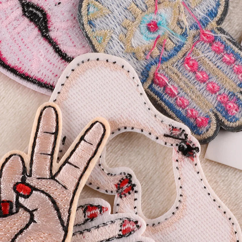 9pcs Lot Eyes Hand With Iron On Patches Anime Diy For Clothing Small Embroidered Thermal Pack Mochila Jackets Sew Fabric Parches — zdjęcie 4
