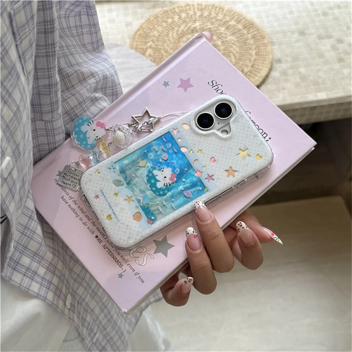 

Cute Cartoon Ocean Hollow Fish Hellokitty Phone Case For iPhone 16 Pro 13 14 15 Pro Max Cover with Pendant Cases
