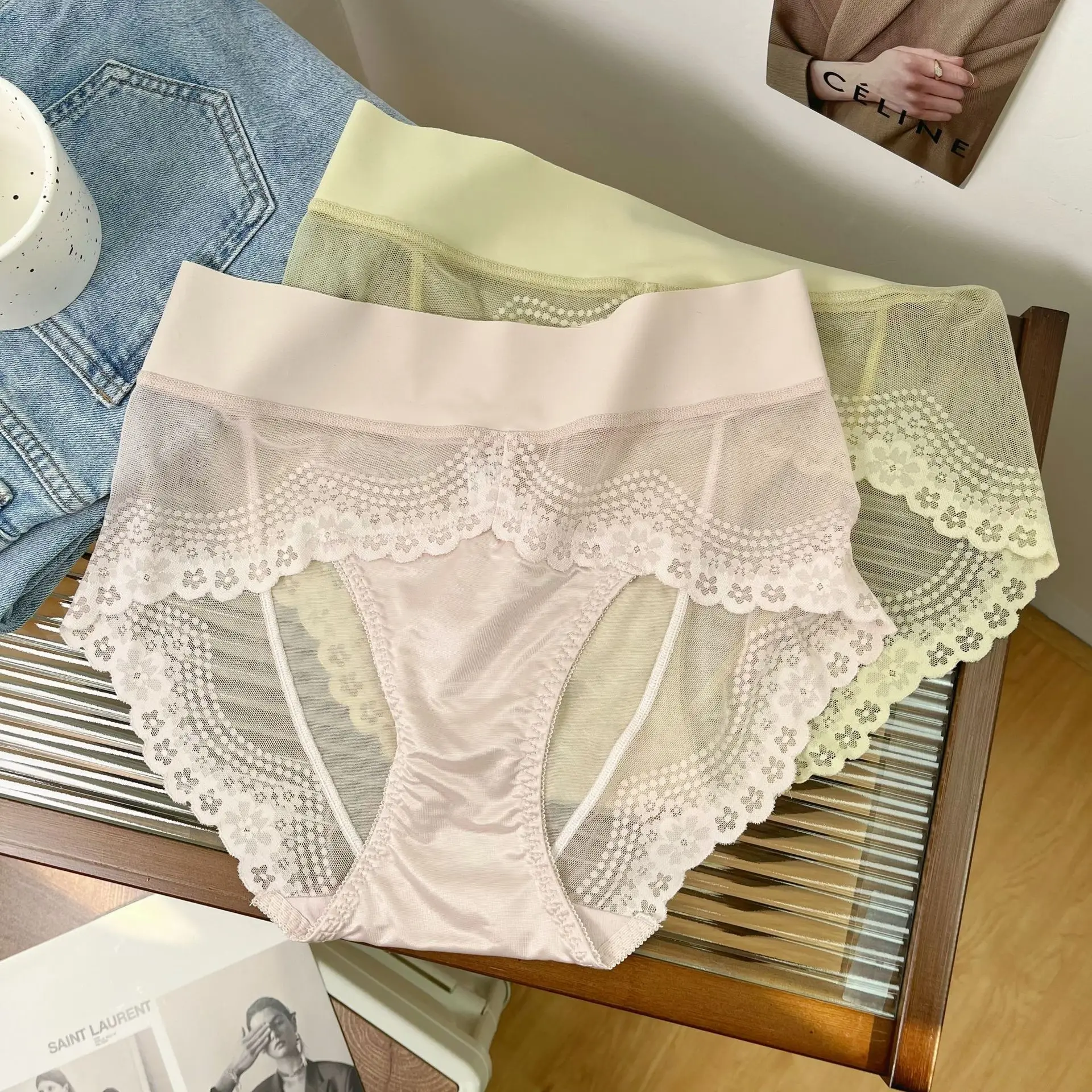 

Sea Salt Xian Qi Soft Glutinous Large Lace Widened Traceless Jelly Waist with Pure Cotton Crotch Must Fit Underwear WOMEN