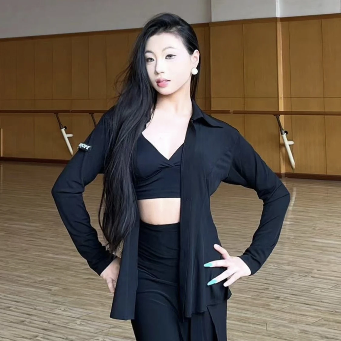 女性ラテンダンスシャツ長袖女性ラテントップスクラブルンバ社交ダンス練習服ラテンダンスウェア DNV24642