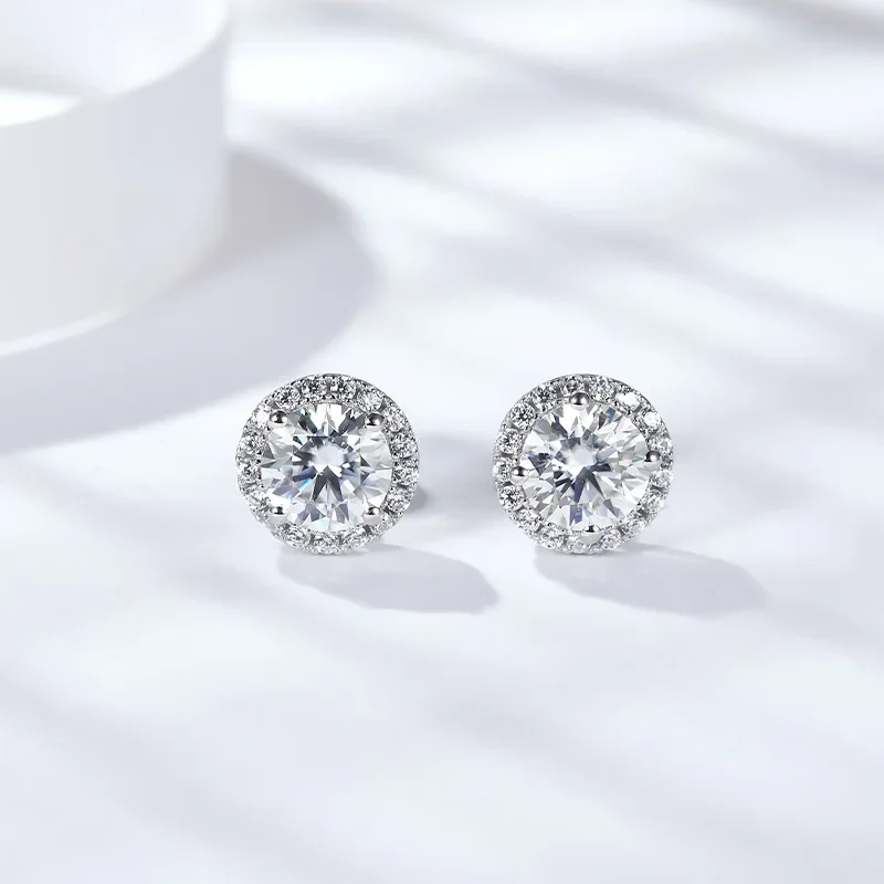 Anting-anting Moissanite bulat 1 karat, anting-anting kancing berkilau berlian Simulasi bahan perak murni 925, perhiasan bagus untuk hadiah pesta wanita