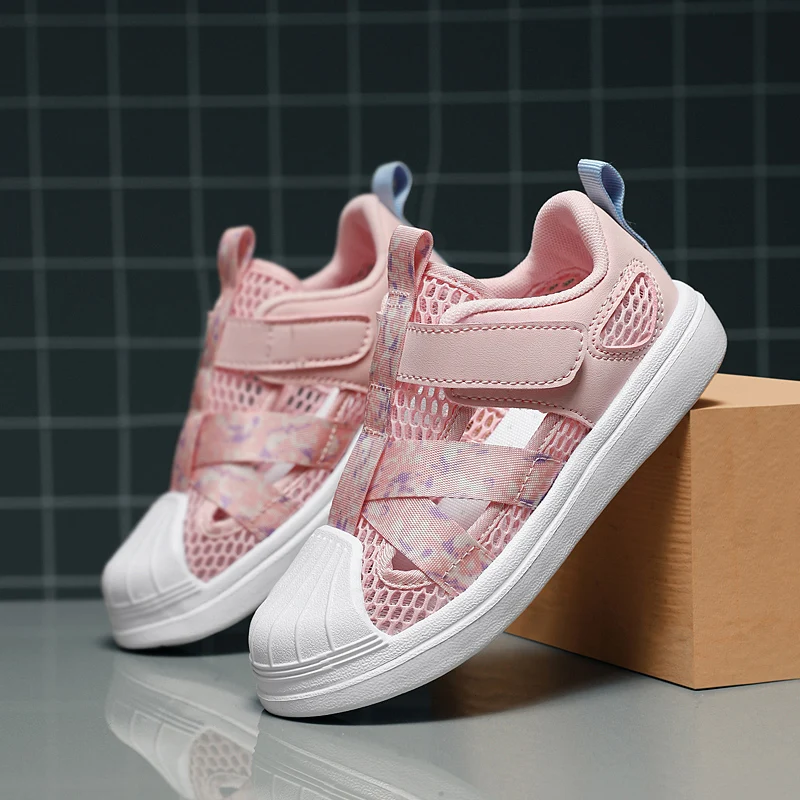 

A pair of summer-style shell-toe mesh sandals suitable for girls, featuring soft, comfortable and lightweight shoes, YX-X019