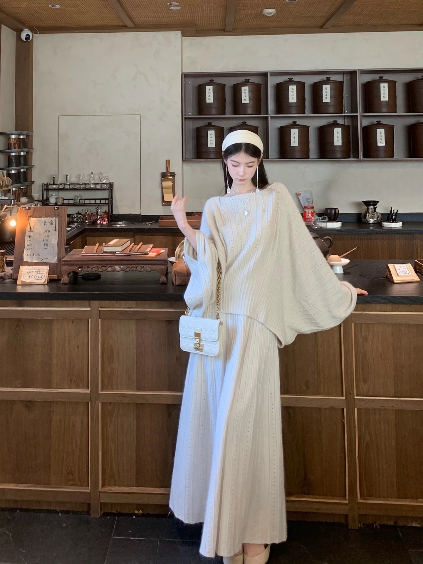 

Walkink Snowy Batwing Sve Knitwear Rabbit Fur Wool A-Line Skirt Set Women's Loose Fit Chinese Sle Winter Faion Ense...