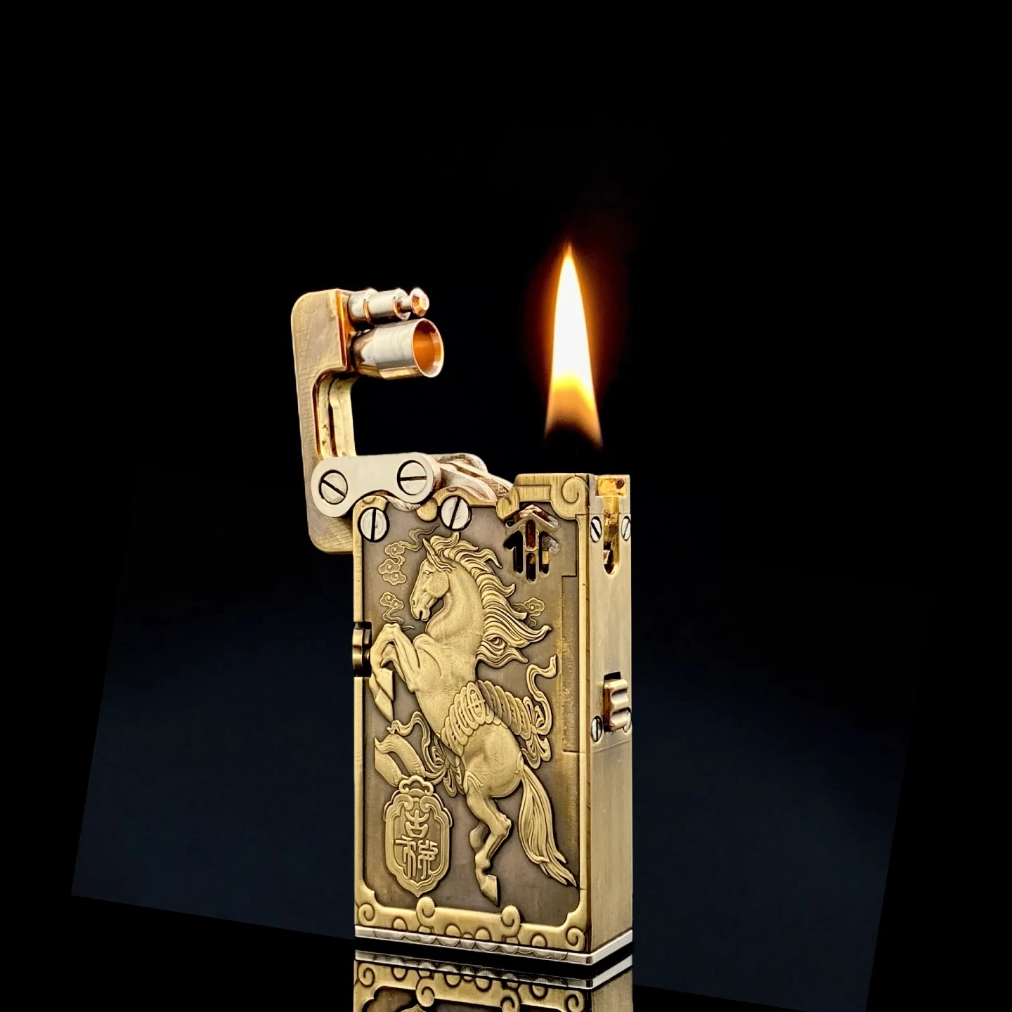 

LONGSHE 8th Generation Embossed 12 Zodiac Pattern Lighter, Press Ejection Ignition Brass Oil Machine, Cool Gift for Men
