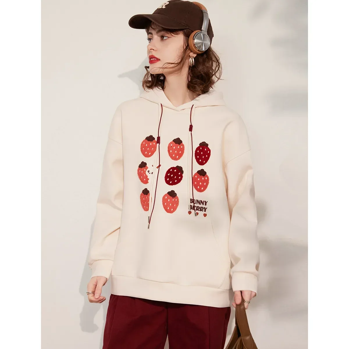 LOUIS YAO 2024 Spring Autumn Hooded Cartoon Embroidered Women's Hoodie Fashionable Age Reducing Casual Long Sleeved Loose Top