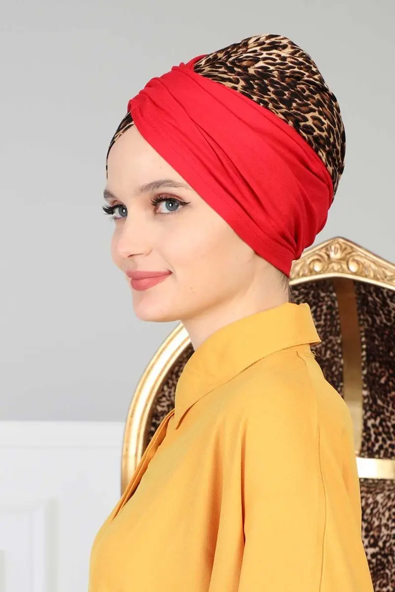 Cor sólida do osso de hijab e vermelho modelado