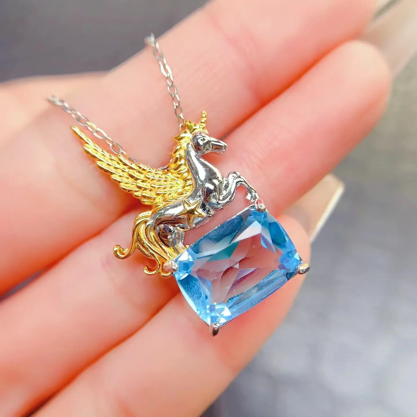 

Fantastic 925 Silver Unicorn Pendant with Gemstone Natural Topaz Necklace Pendant 10mm*14mm 6ct Genuine Brazilian Topaz Jewelry