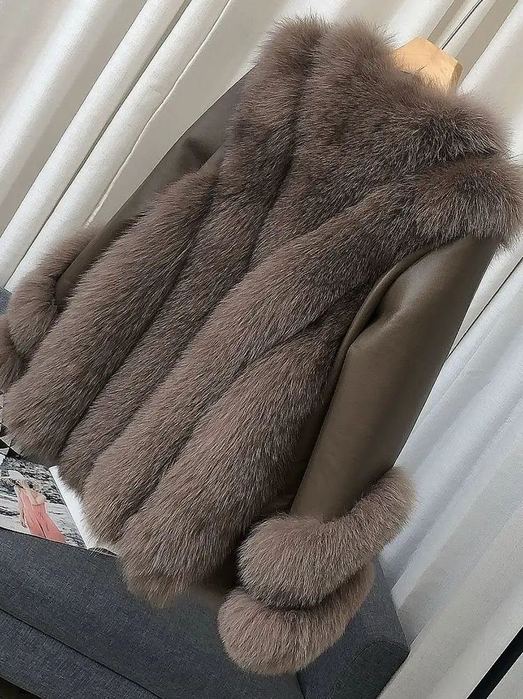 Whole Skin Fox Fur Grass Women's Mid length 2023 New Fur Integrated Sheep Skin White Duck Down Down Coat Winter