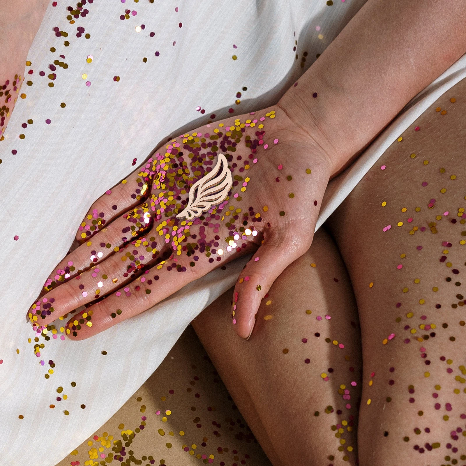 

50Pcs Wooden Angel Wings Cutouts Unfinished Natural Wood DIY Decorations Ornaments Rustic Crafts Christmas Wedding Home Art