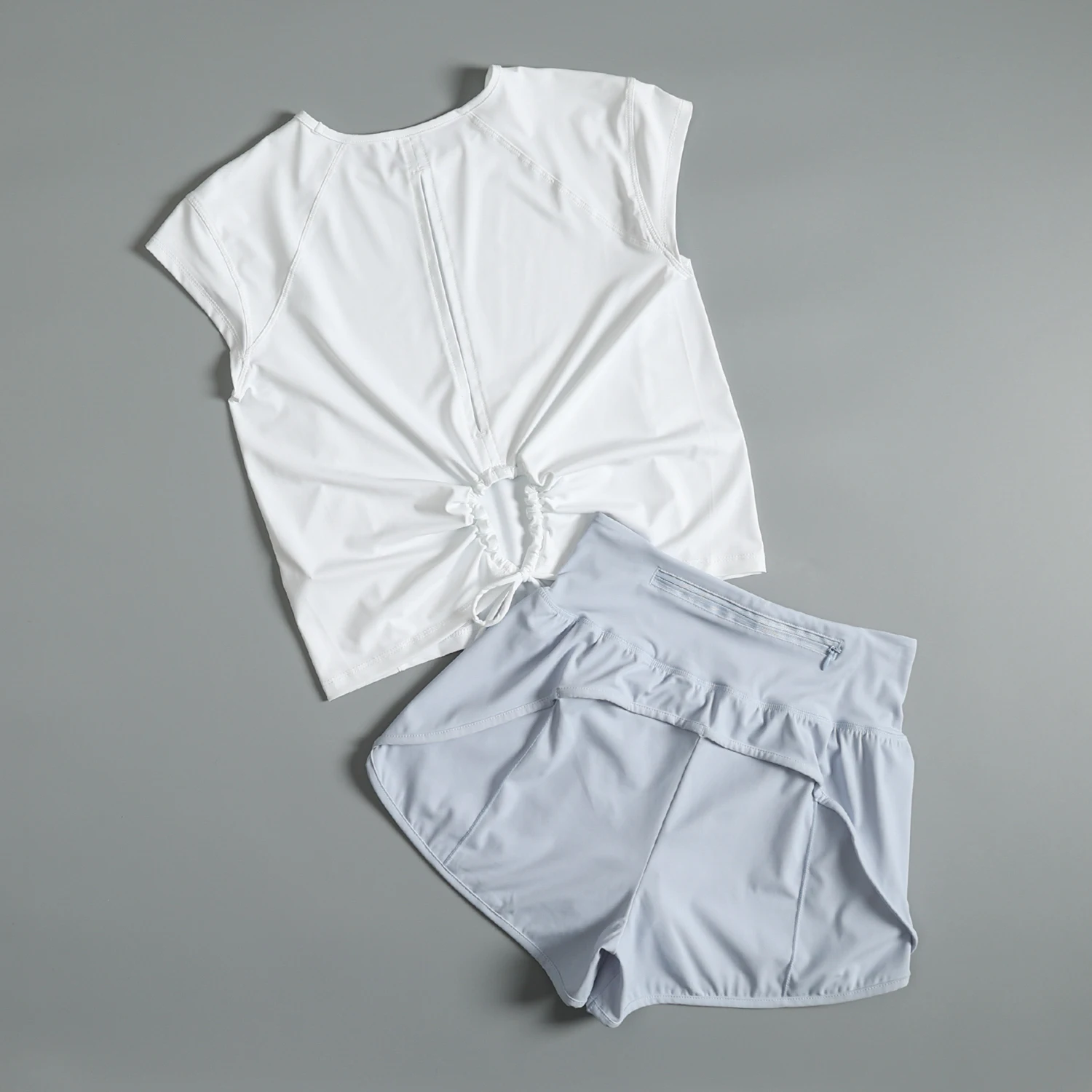 Traje de entrenamiento para correr para mujer en verano, traje de yoga de Pilates suelto y transpirable, pantalones cortos finos de secado rápido para ejercicio y fitness