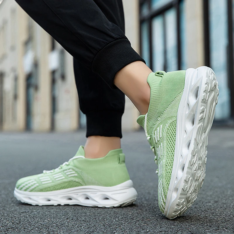 Wide toe box Running Shoes Men Thick Bottom Lightweight Socks Shoes Men Mesh Breathable Wear-resistant Casual Sports Shoes Mens