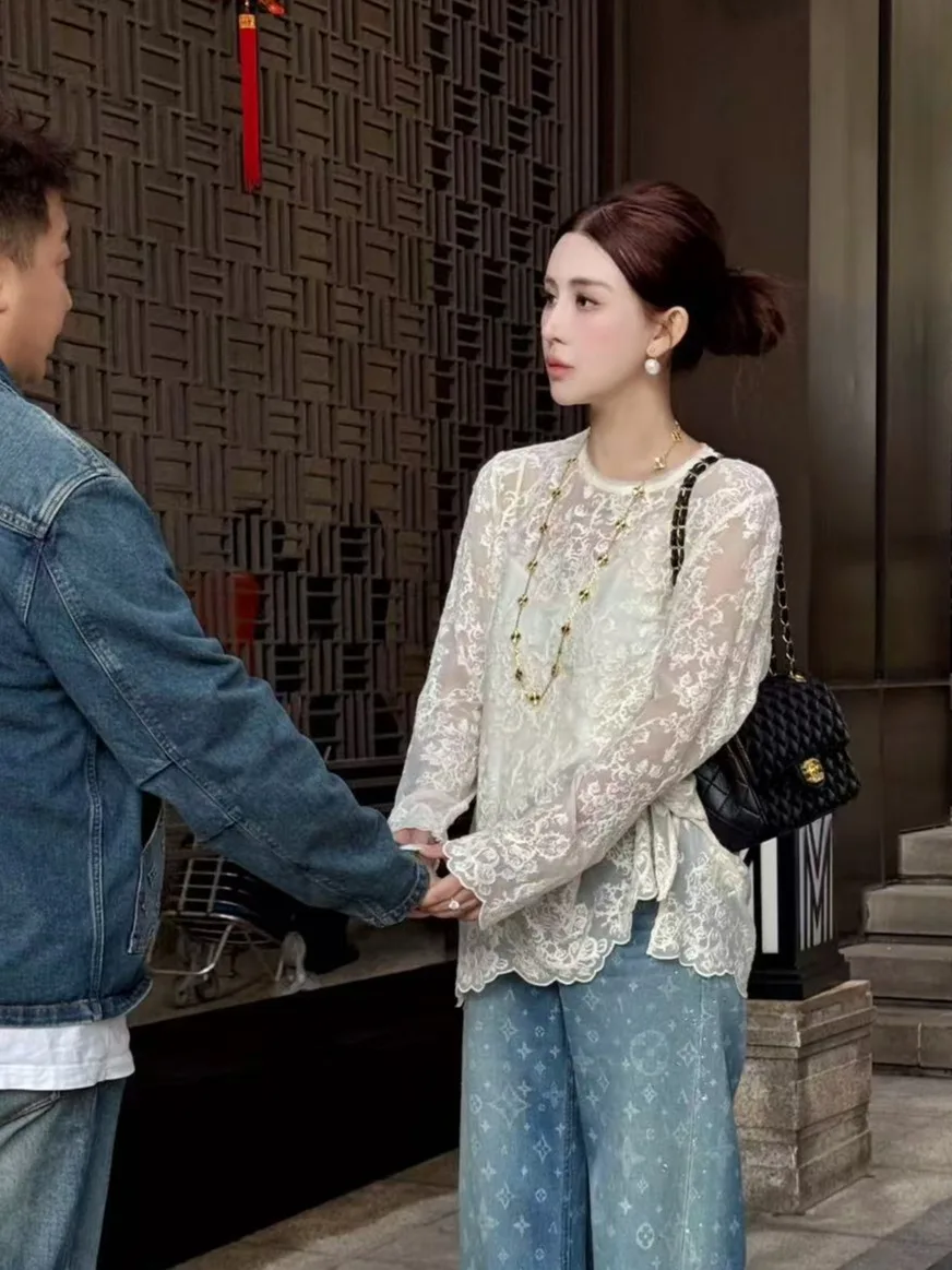 

Gyantong Heavy Industry Embroidery Silk round Ne Base irt Spring Slimming Faionable Women's T-irt DD066