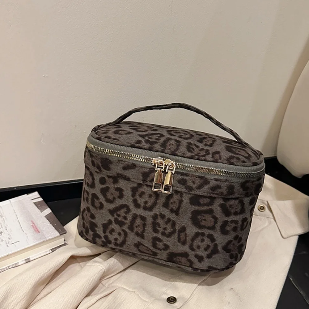 

New Large Capacity Cosmetic Bag Faux Suede Multiple Pockets Toiletry Box Leopard Print Handheld Storage Bag Travel