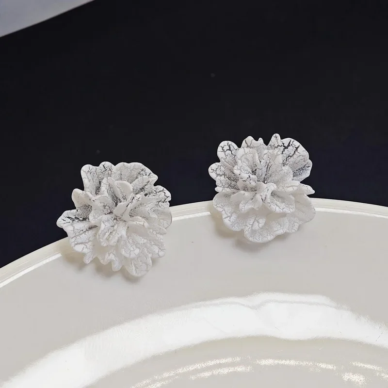 Pink Color Camellia Flower Stud Earring for Women Korean Style Temperament Simple Cute Ice Cracking Design Jewelry Brincos