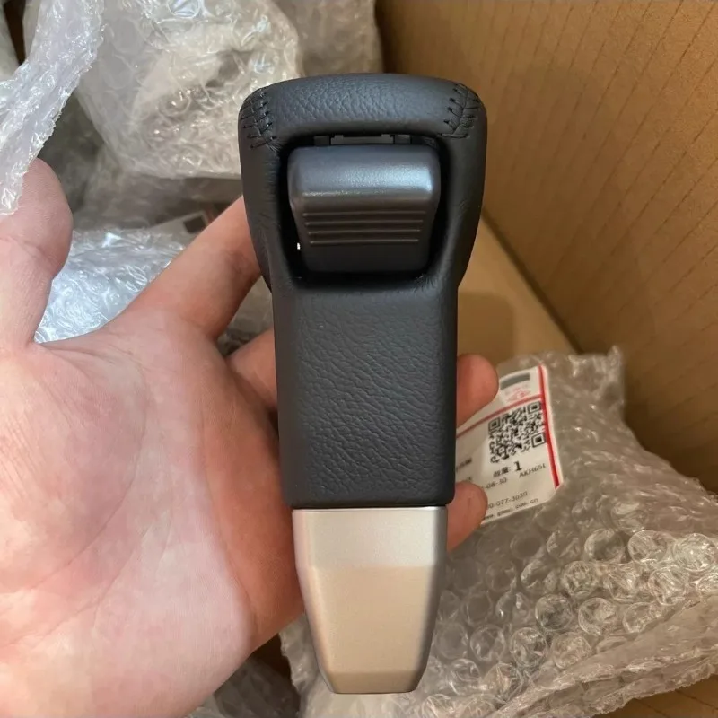 Black Leather Gearshift Lever Knob For Mitsubishi Pajero V93 V97 V87 Pajero Sport2 KH0W view 2